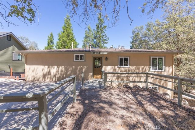 27508 School, Lake Arrowhead, CA 92352