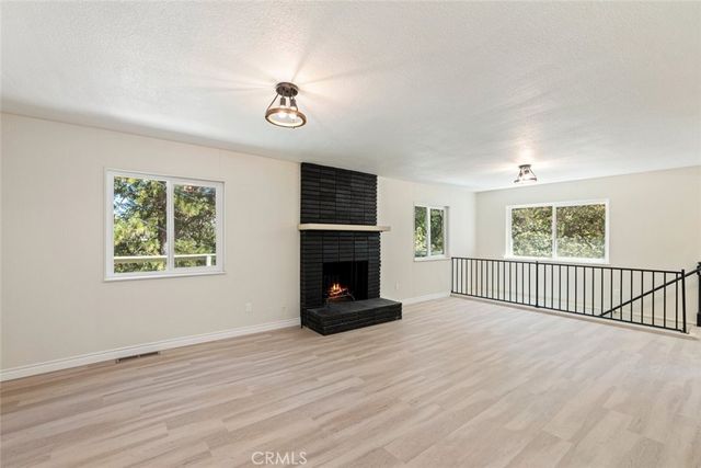 27508 School, Lake Arrowhead, CA 92352