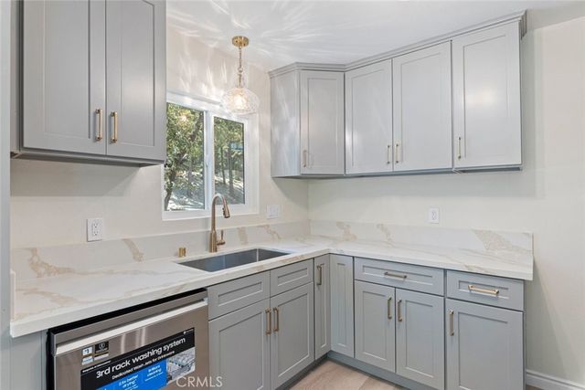 27508 School, Lake Arrowhead, CA 92352