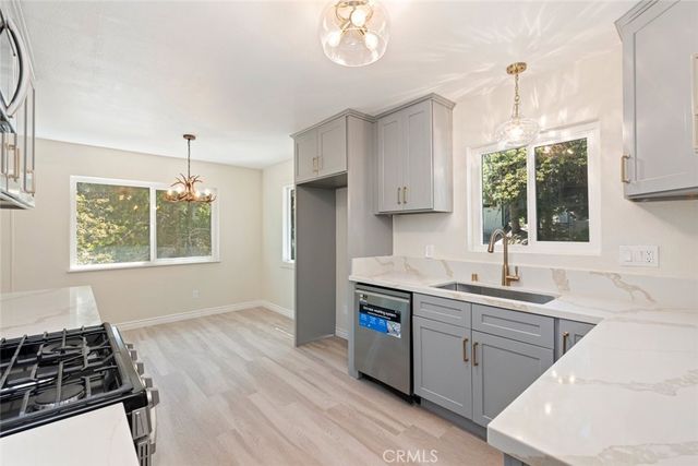 27508 School, Lake Arrowhead, CA 92352