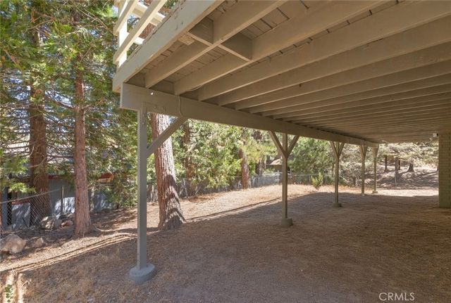 27508 School, Lake Arrowhead, CA 92352