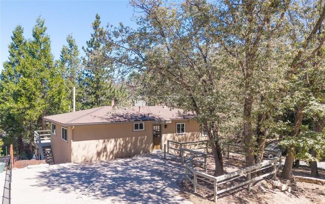 27508 School, Lake Arrowhead, CA 92352