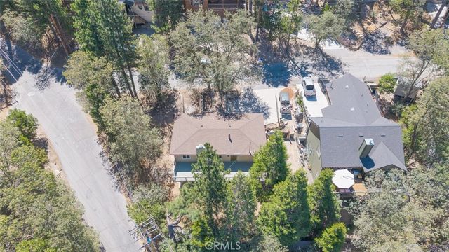 27508 School, Lake Arrowhead, CA 92352