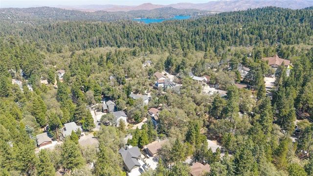 27508 School, Lake Arrowhead, CA 92352