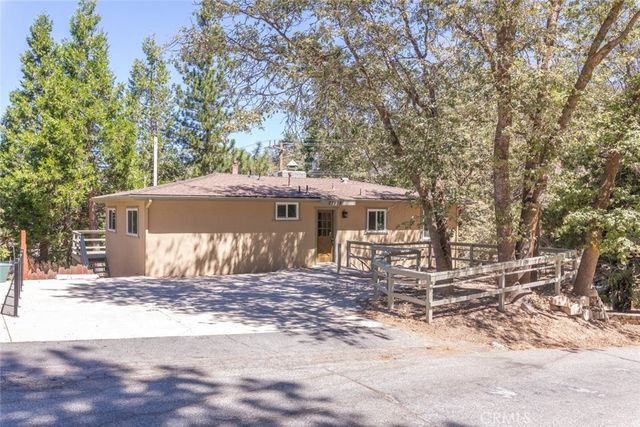 27508 School, Lake Arrowhead, CA 92352