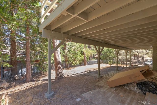 27508 School, Lake Arrowhead, CA 92352