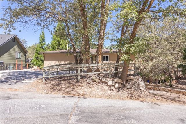 27508 School, Lake Arrowhead, CA 92352