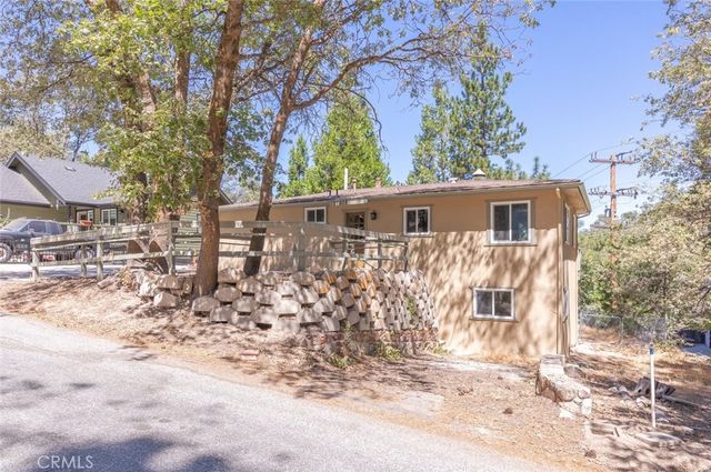 27508 School, Lake Arrowhead, CA 92352