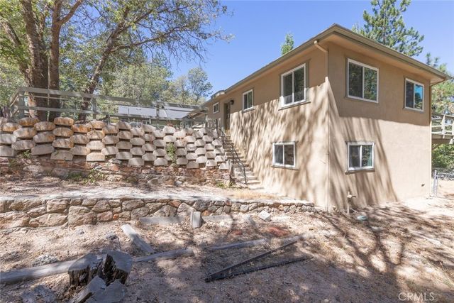 27508 School, Lake Arrowhead, CA 92352
