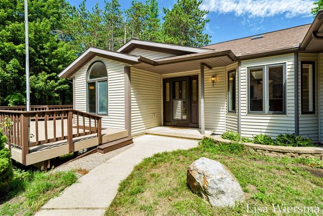 6572 Haines Lane, West Olive, MI 49460