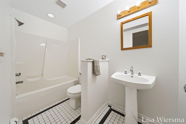 6572 Haines Lane, West Olive, MI 49460