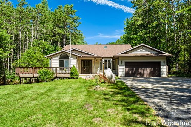 6572 Haines Lane, West Olive, MI 49460