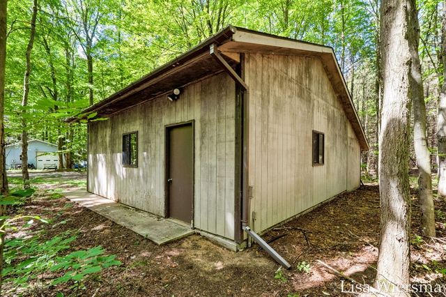 6572 Haines Lane, West Olive, MI 49460