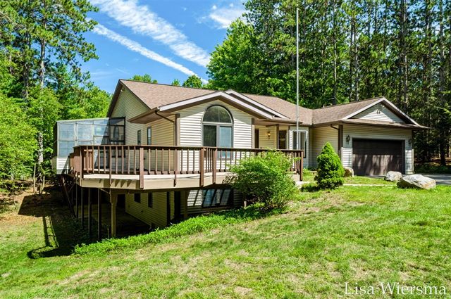 6572 Haines Lane, West Olive, MI 49460