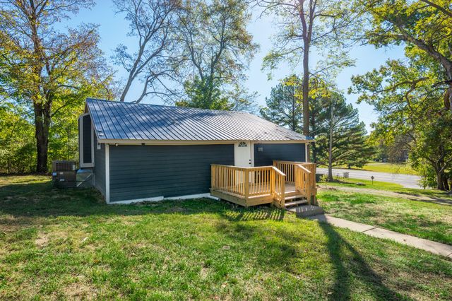 105 Mount Moriah Church Rd, Portland, TN 37148