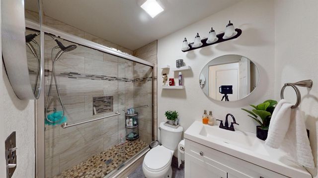 1617 Charlottesville Ln, Ceres, CA 95307