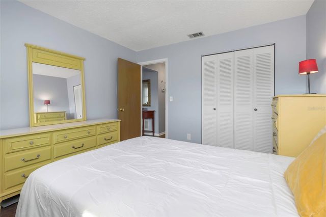 5246 81ST STREET N 24, St Petersburg, FL 33709