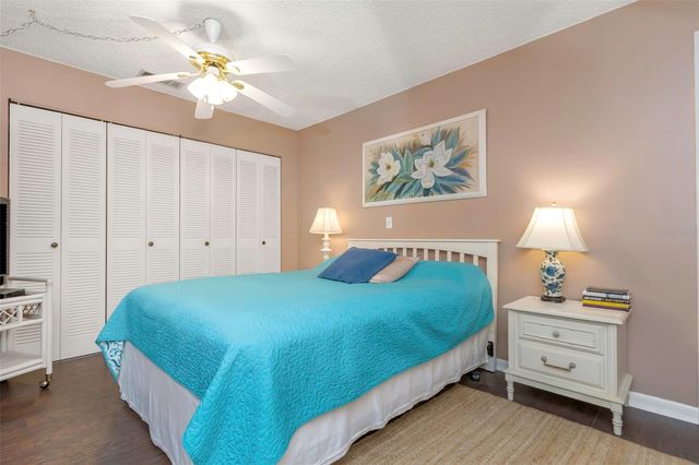 5246 81ST STREET N 24, St Petersburg, FL 33709