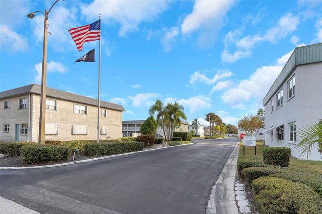 5246 81ST STREET N 24, St Petersburg, FL 33709