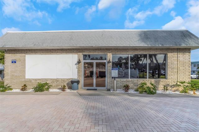 5246 81ST STREET N 24, St Petersburg, FL 33709