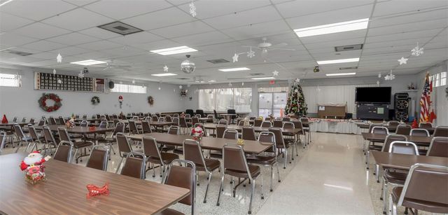 5246 81ST STREET N 24, St Petersburg, FL 33709