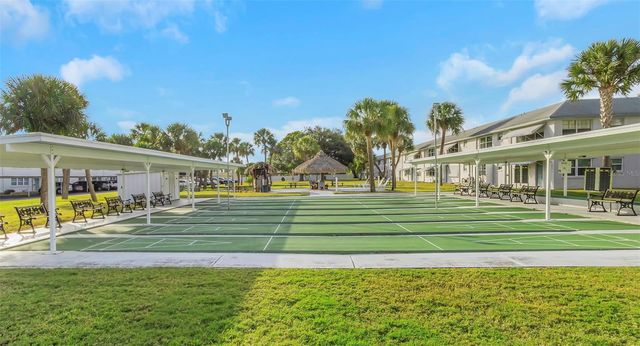 5246 81ST STREET N 24, St Petersburg, FL 33709