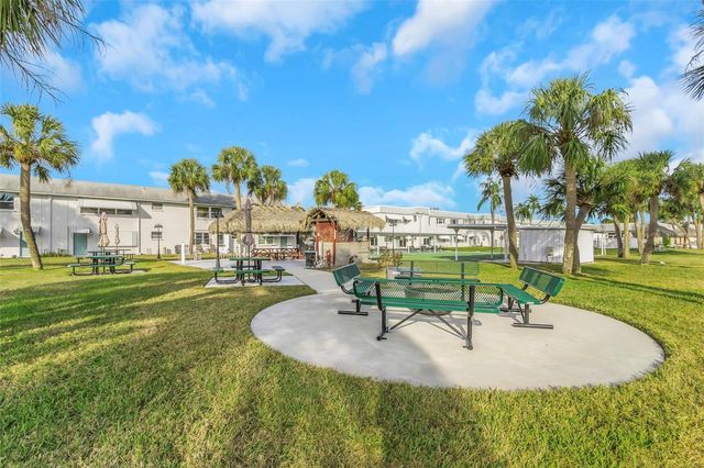 5246 81ST STREET N 24, St Petersburg, FL 33709