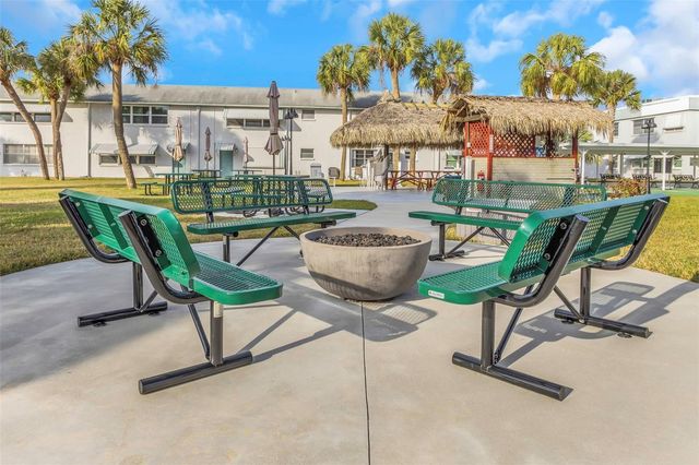 5246 81ST STREET N 24, St Petersburg, FL 33709