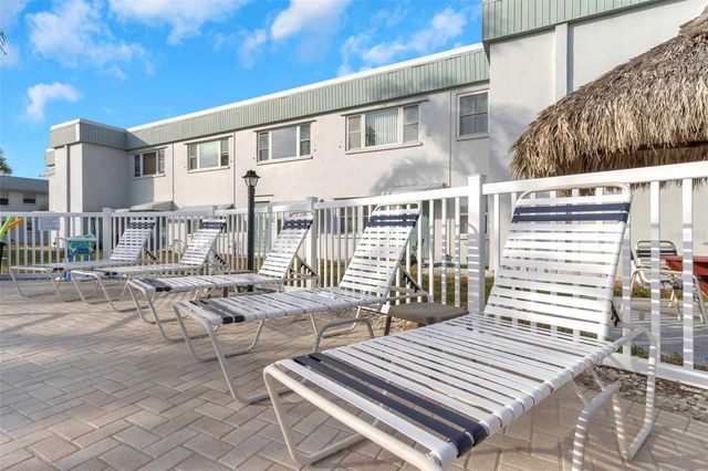 5246 81ST STREET N 24, St Petersburg, FL 33709