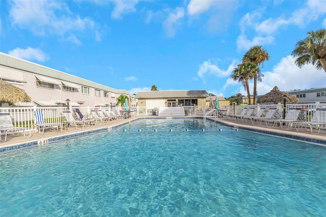 5246 81ST STREET N 24, St Petersburg, FL 33709