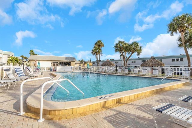 5246 81ST STREET N 24, St Petersburg, FL 33709