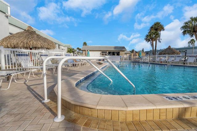 5246 81ST STREET N 24, St Petersburg, FL 33709