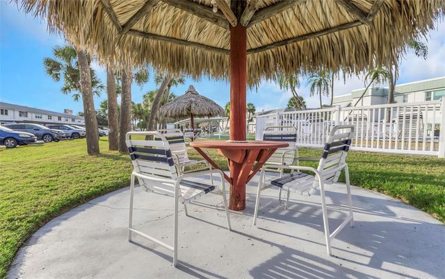 5246 81ST STREET N 24, St Petersburg, FL 33709