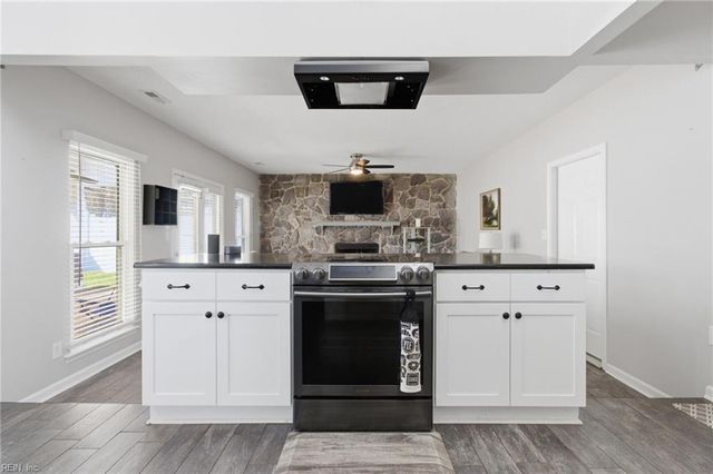 5341 Beaufain BLVD, Virginia Beach, VA 23464