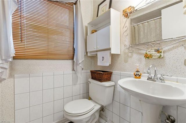 5341 Beaufain BLVD, Virginia Beach, VA 23464