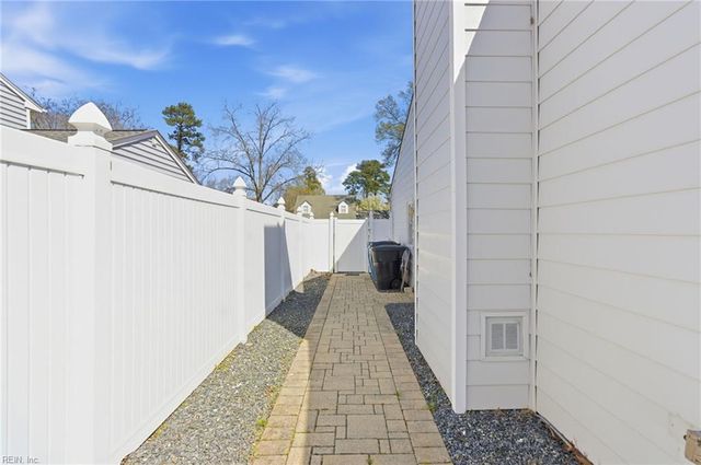 5341 Beaufain BLVD, Virginia Beach, VA 23464