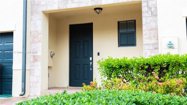 3343 W 100th Ter, Hialeah, FL 33018