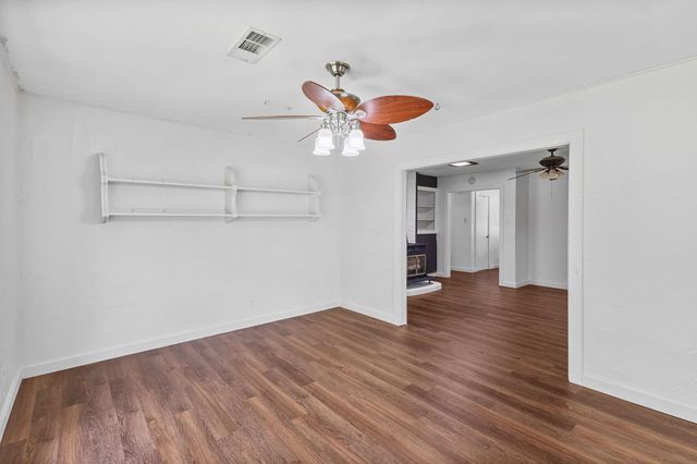 1464 N Lewis Drive, Orange, TX 77632