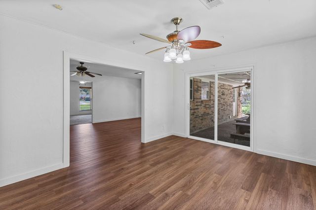 1464 N Lewis Drive, Orange, TX 77632