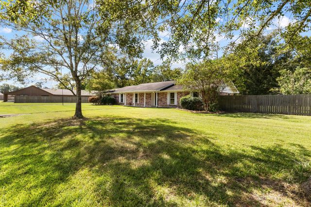 1464 N Lewis Drive, Orange, TX 77632