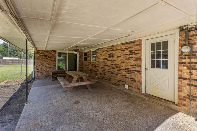 1464 N Lewis Drive, Orange, TX 77632