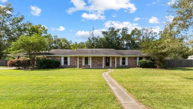 1464 N Lewis Drive, Orange, TX 77632