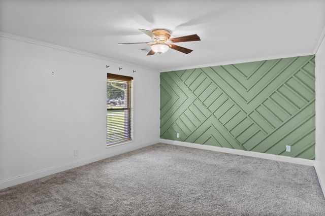 1464 N Lewis Drive, Orange, TX 77632