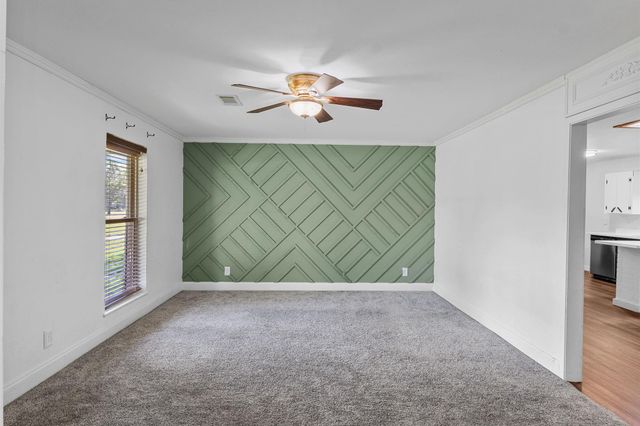 1464 N Lewis Drive, Orange, TX 77632