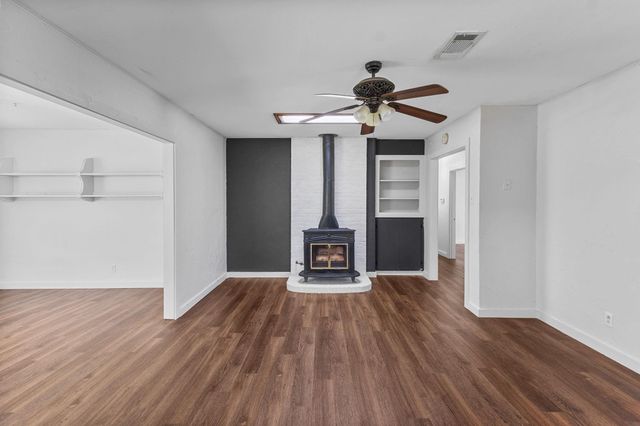 1464 N Lewis Drive, Orange, TX 77632