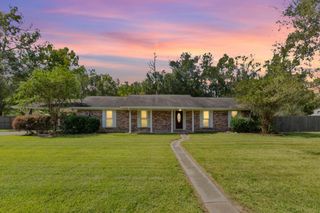 1464 N Lewis Drive, Orange, TX 77632