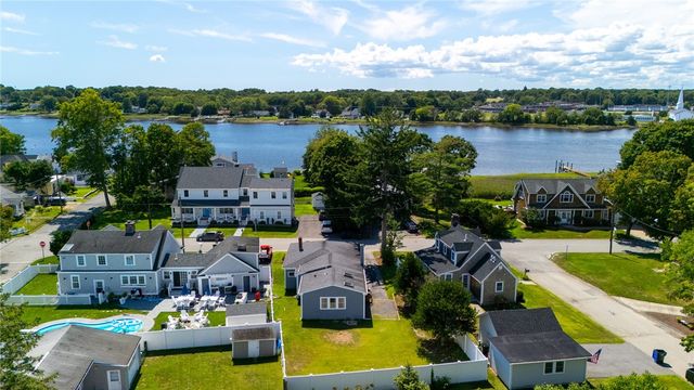 26 Bowden Avenue, Barrington, RI 02806