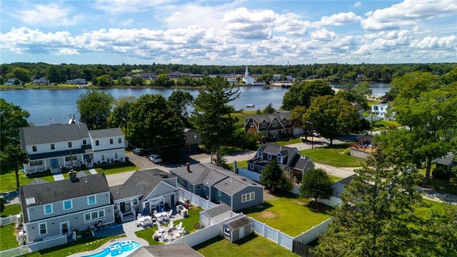 26 Bowden Avenue, Barrington, RI 02806