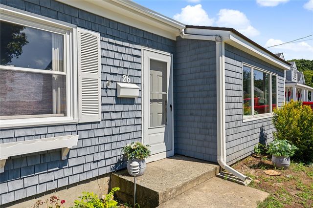 26 Bowden Avenue, Barrington, RI 02806