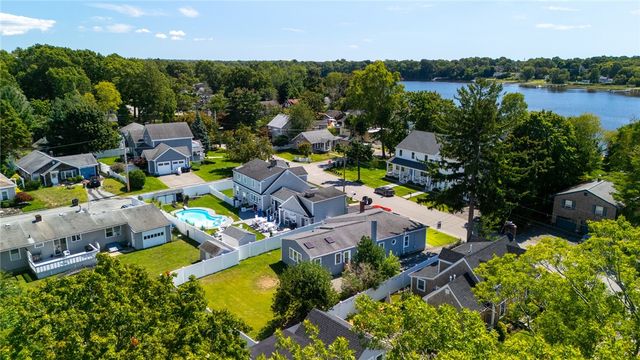 26 Bowden Avenue, Barrington, RI 02806